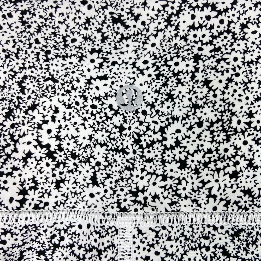 LULULEMON Wunder Under Crop High Rise Legging Ditsy Daisy White Black 4